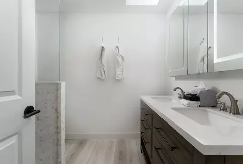 Bath - 1369 Danielson Rd, Montecito, CA 93108 photo 1 of 7