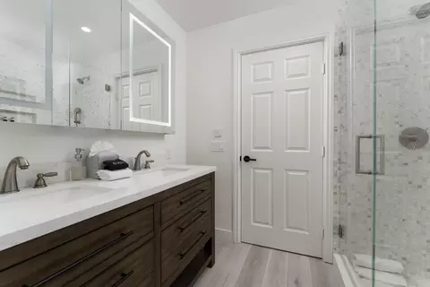 Bath - 1369 Danielson Rd, Montecito, CA 93108 photo 2 of 7
