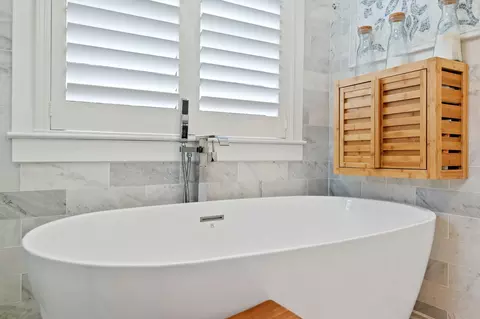 Bath - 5157 Ogan Rd, Carpinteria, CA 93013 photo 3 of 5