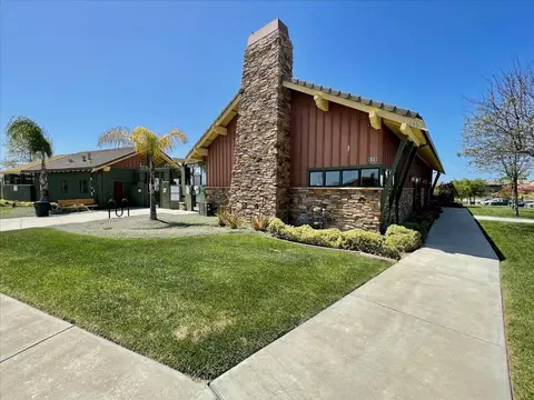 Exterior - 542 Palomar Cir, Lompoc, CA 93436 photo 4 of 9