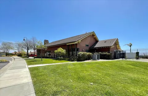 Exterior - 542 Palomar Cir, Lompoc, CA 93436 photo 5 of 9
