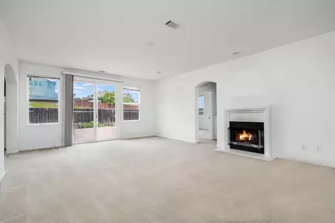 Living - 542 Palomar Cir, Lompoc, CA 93436 photo 1 of 2