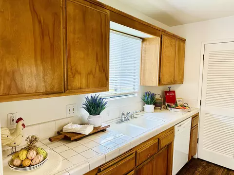 300 N N St, Lompoc, CA 93436 photo 9