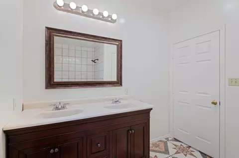 Bath - 717 W Villanova Rd, Ojai, CA 93023 photo 1 of 4