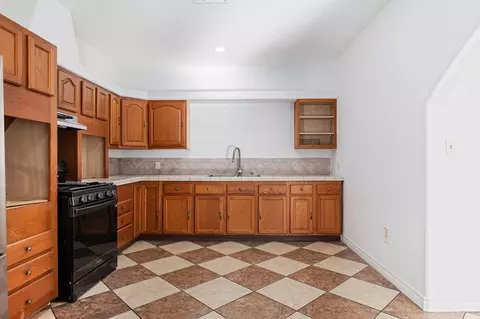 Kitchen - 717 W Villanova Rd, Ojai, CA 93023 photo 1 of 2