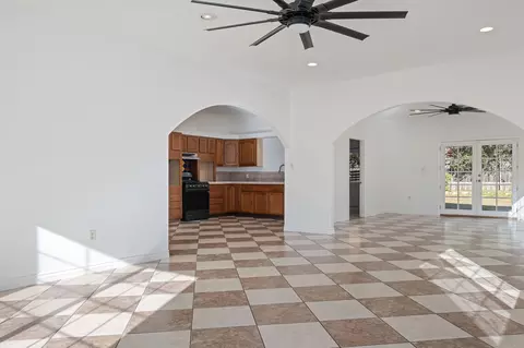 Living - 717 W Villanova Rd, Ojai, CA 93023 photo 3 of 7