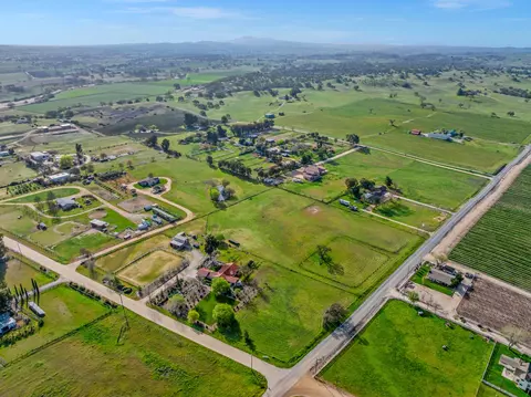 View/Area - 7595 Feenstra Rd, Paso Robles, CA 93446 photo 5 of 11