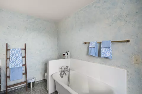 Bath - 7595 Feenstra Rd, Paso Robles, CA 93446 photo 3 of 3