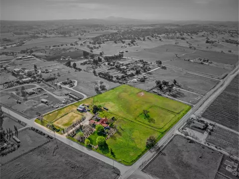 View/Area - 7595 Feenstra Rd, Paso Robles, CA 93446 photo 4 of 11