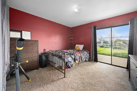 Bedroom - 7595 Feenstra Rd, Paso Robles, CA 93446 photo 6 of 9