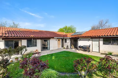 Exterior - 7595 Feenstra Rd, Paso Robles, CA 93446 photo 1 of 8