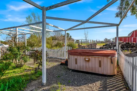 Exterior - 7595 Feenstra Rd, Paso Robles, CA 93446 photo 8 of 8