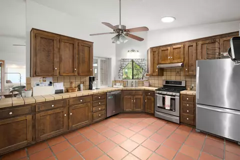 Kitchen - 7595 Feenstra Rd, Paso Robles, CA 93446 photo 2 of 3
