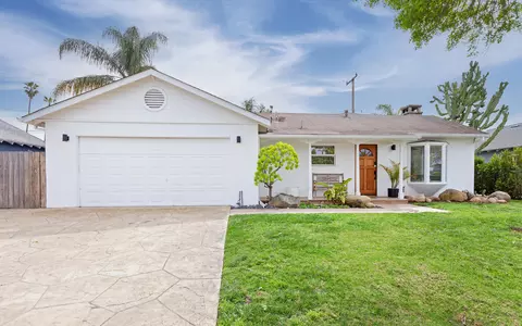 1370 Sterling Ave, Carpinteria, CA 93013 photo 1