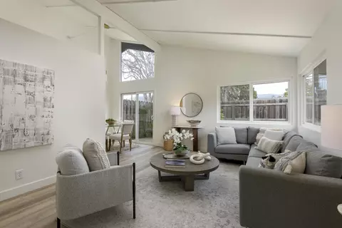 172 Kingston Ave #D, Goleta, CA 93117