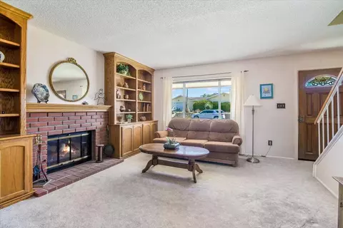 Living - 420 Milky Way, Lompoc, CA 93436 photo 2 of 3