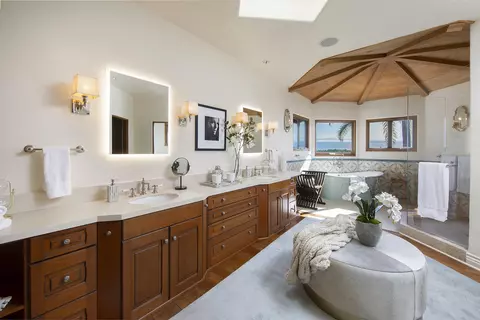 Bath - 2220 Bella Vista Dr, Montecito, CA 93108 photo 1 of 3