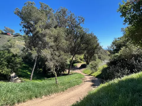 872 Highland Dr #7, Santa Barbara, CA 93109
