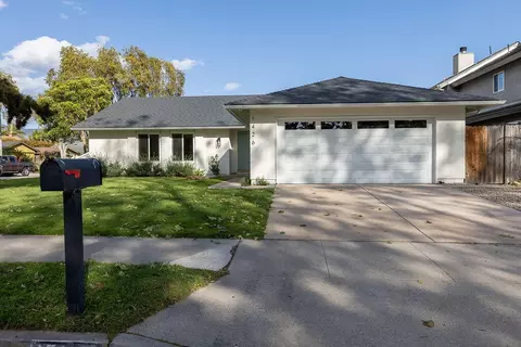 1426 Camellia Cir, Carpinteria, CA 93013