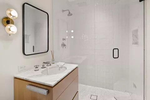 Bath - 1395 Virginia Rd, Montecito, CA 93108 photo 2 of 4