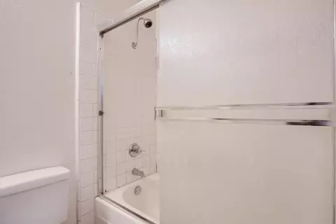 Bath - 5966 Birch St #2, Carpinteria, CA 93013 photo 2 of 2