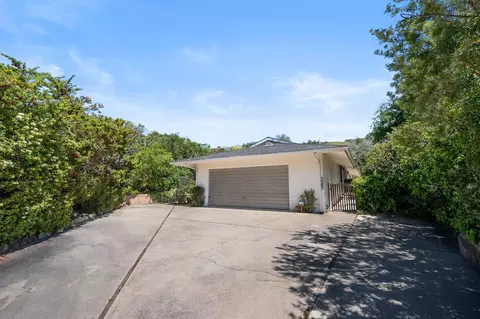 3205 Lucinda Ln, Santa Barbara, CA 93105