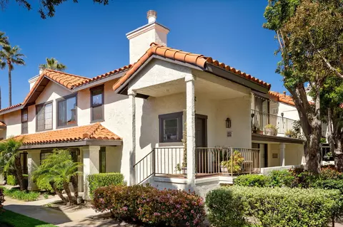 Exterior - 2216 Martinique Ln, Oxnard, CA 93035 photo 2 of 9