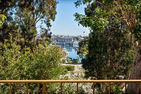 View/Area - 2216 Martinique Ln, Oxnard, CA 93035 photo 1 of 6