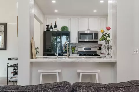 Kitchen - 2216 Martinique Ln, Oxnard, CA 93035 photo 1 of 4