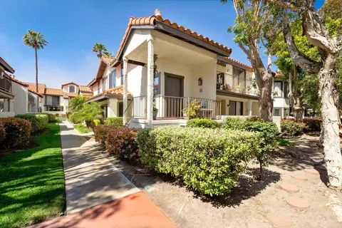 Exterior - 2216 Martinique Ln, Oxnard, CA 93035 photo 3 of 9