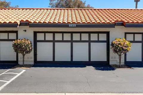 Exterior - 2216 Martinique Ln, Oxnard, CA 93035 photo 8 of 9