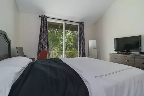Bedroom - 2216 Martinique Ln, Oxnard, CA 93035 photo 2 of 4