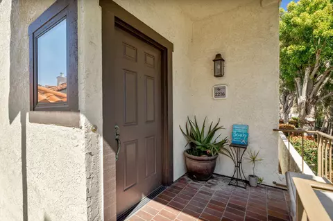 Entry Way - 2216 Martinique Ln, Oxnard, CA 93035 photo 1 of 2