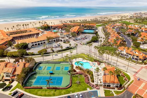 View/Area - 2216 Martinique Ln, Oxnard, CA 93035 photo 4 of 6