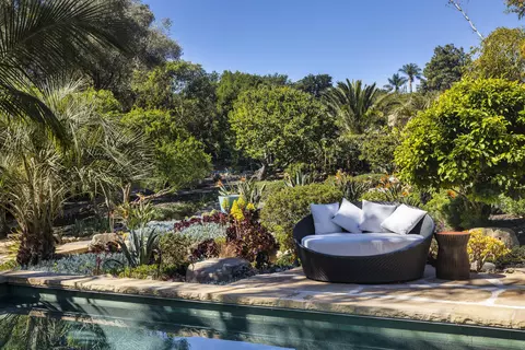 1399 School House Rd, Santa Barbara, CA 93108