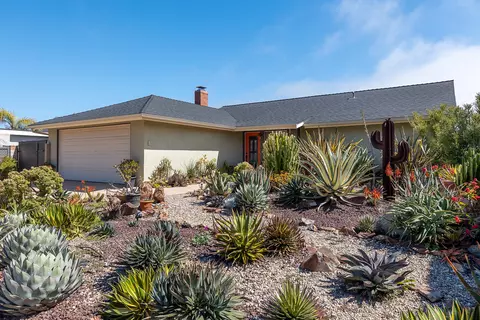 4655 Aragon Dr, Carpinteria, CA 93013