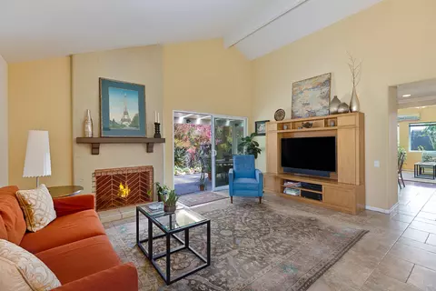4655 Aragon Dr, Carpinteria, CA 93013 photo 4