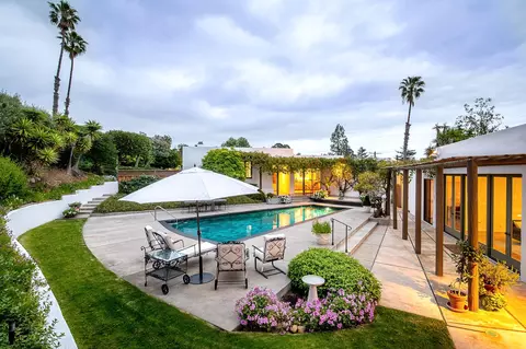 405 Court Pl, Santa Barbara, CA 93108