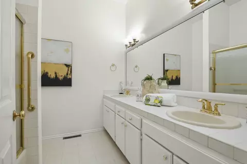 Bath - 4515 Carpinteria Ave #C, Carpinteria, CA 93013 photo 2 of 2