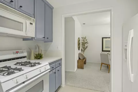 Kitchen - 4515 Carpinteria Ave #C, Carpinteria, CA 93013 photo 2 of 2
