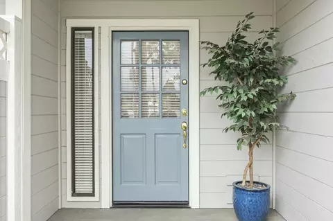 Entry Way - 4515 Carpinteria Ave #C, Carpinteria, CA 93013 photo 1 of 3