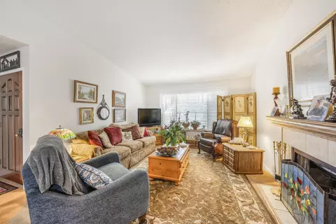 Living - 913 E Fir Ave, Lompoc, CA 93436 photo 2 of 4