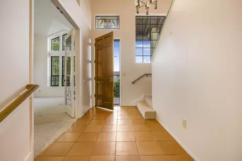 Entry Way - 904 E Fir Ave, Lompoc, CA 93436 photo 3 of 4
