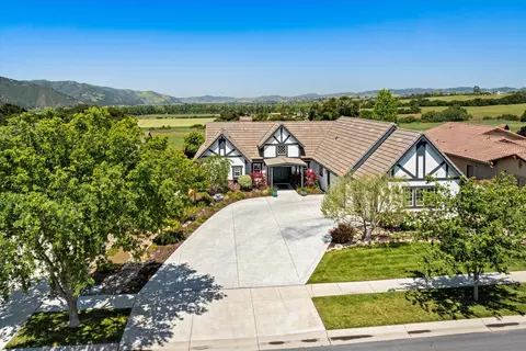 571 Oak Ridge Rd, Solvang, CA 93463