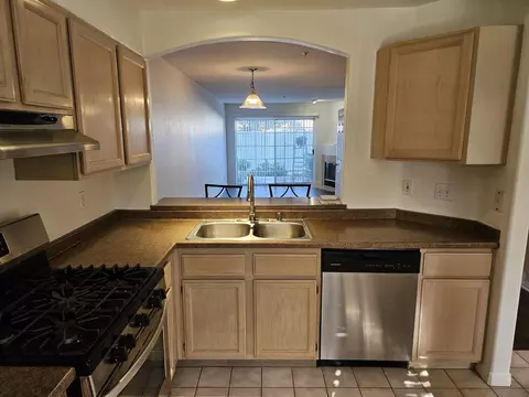 Kitchen - 4692 Carpinteria Ave #22, Carpinteria, CA 93013 photo 3 of 3