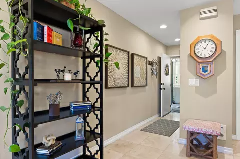 2623 Antonio Dr #104, Camarillo, CA 93010