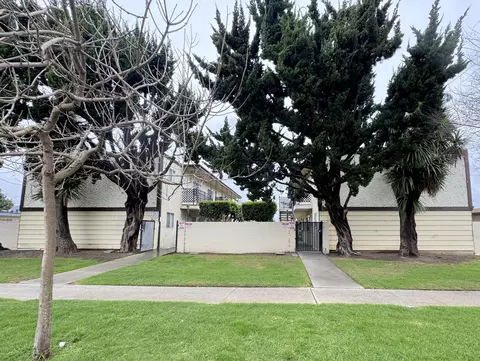 713 N E St, Lompoc, CA 93436
