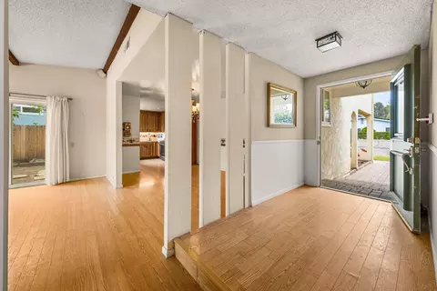 Entry Way - 4595 Aragon Dr, Carpinteria, CA 93013 photo 1 of 1