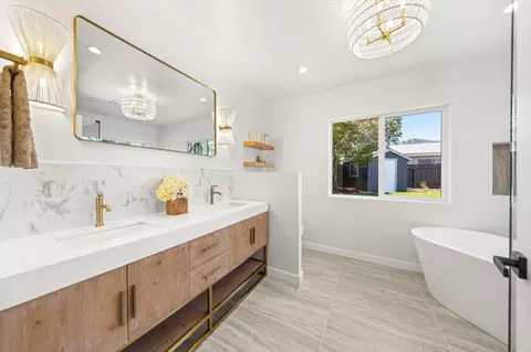 Bath - 1570 Mountain View Dr, Solvang, CA 93463 photo 4 of 6