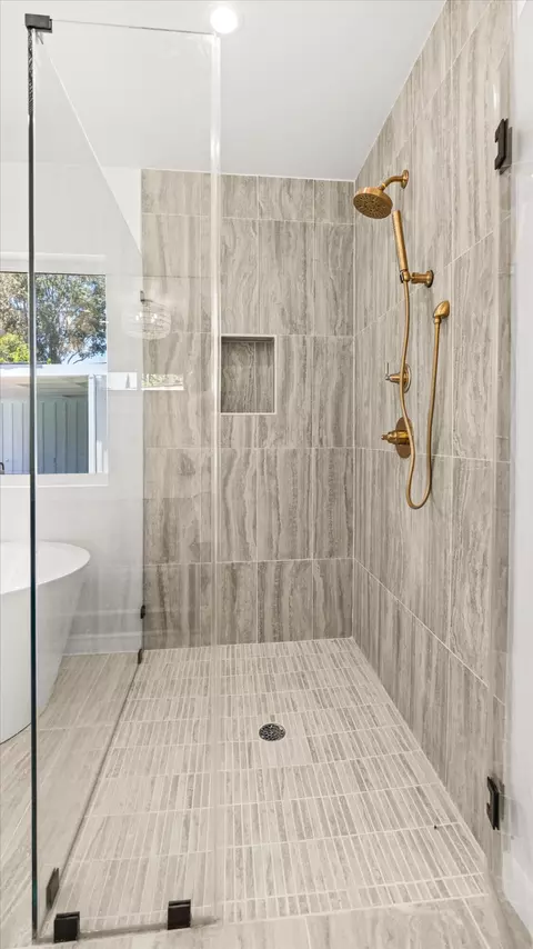 Bath - 1570 Mountain View Dr, Solvang, CA 93463 photo 6 of 6